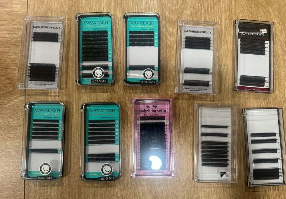 Lot of VAVALASH Professional Eyelash Extension Trays, 0.03 D Mix (Used)
